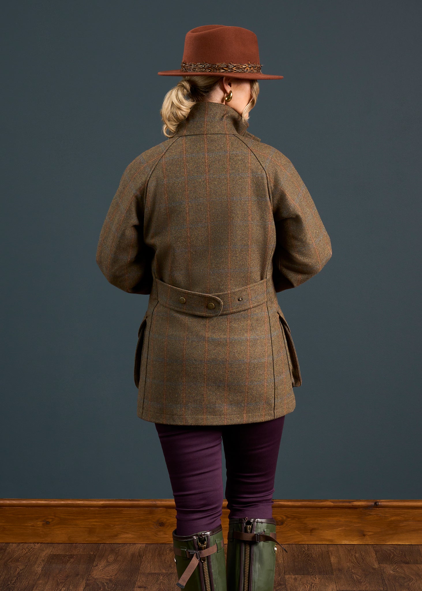 Combrook Ladies Tweed Shooting Coat In Willow - Shooting Fit