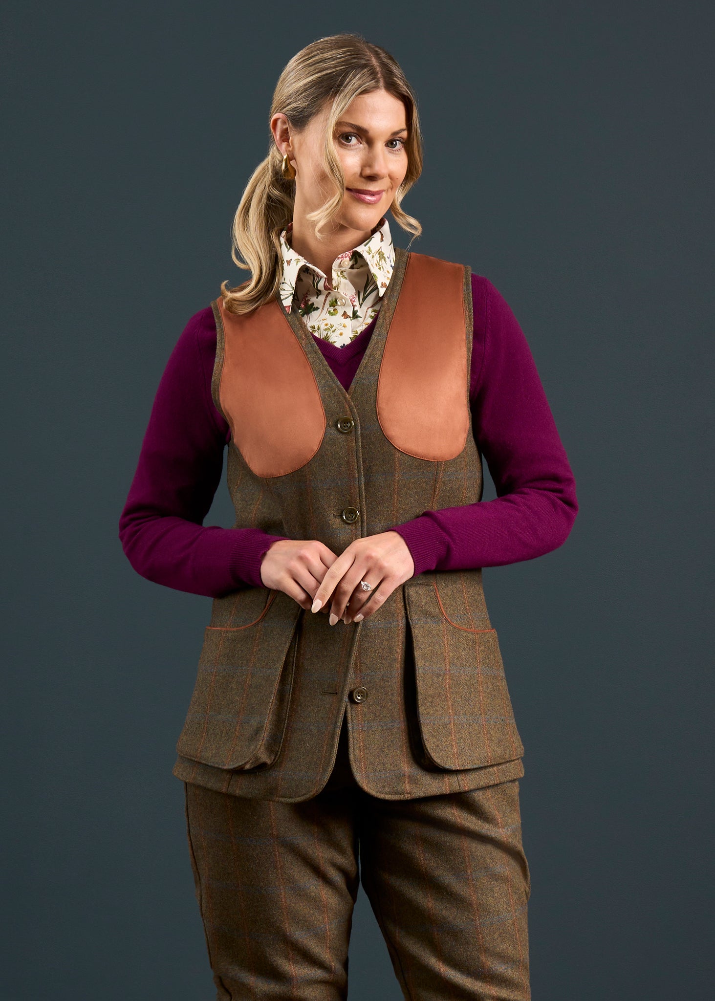 Combrook Ladies Tweed Shooting Waistcoat In Willow - Regular Fit