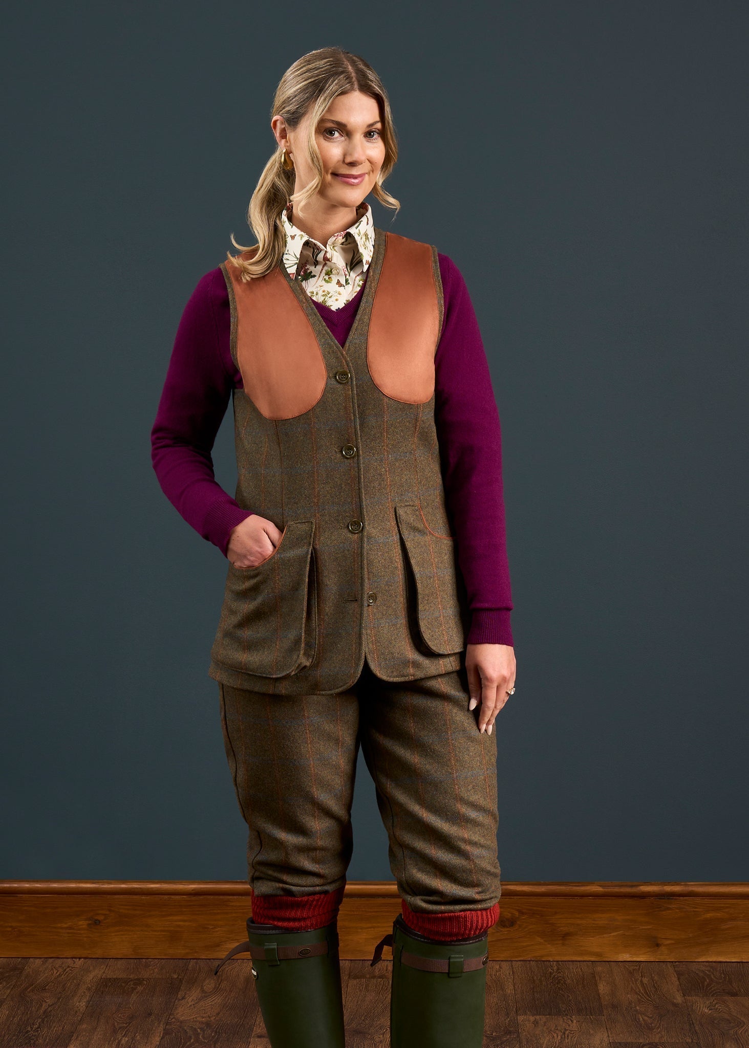 Combrook Ladies Tweed Shooting Waistcoat In Willow - Regular Fit